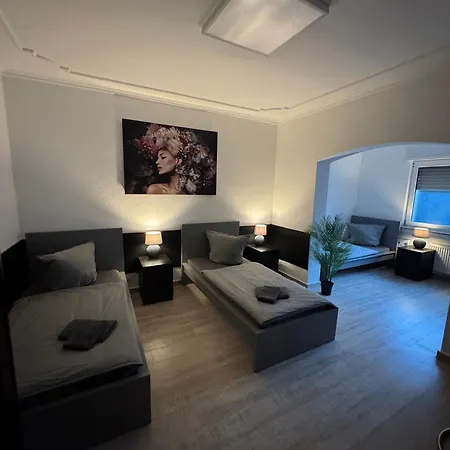 Frankfurter 21 Haus - 2 We, 2 Kuechen, 2 Baeder, 6 Sz, 19 Betten Apartmán Siegburg