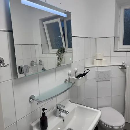 Apartmán Frankfurter 21 Haus - 2 We, 2 Kuechen, 2 Baeder, 6 Sz, 19 Betten