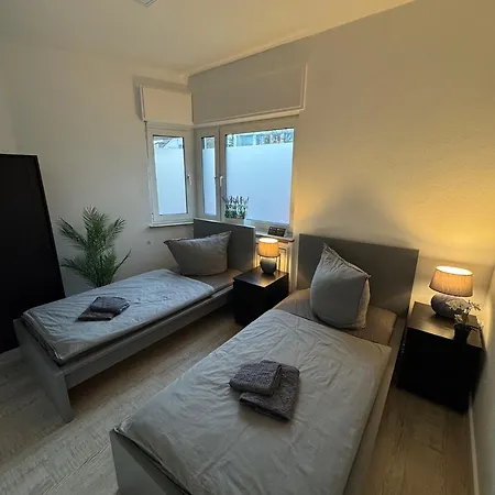 Apartmán Frankfurter 21 Haus - 2 We, 2 Kuechen, 2 Baeder, 6 Sz, 19 Betten *