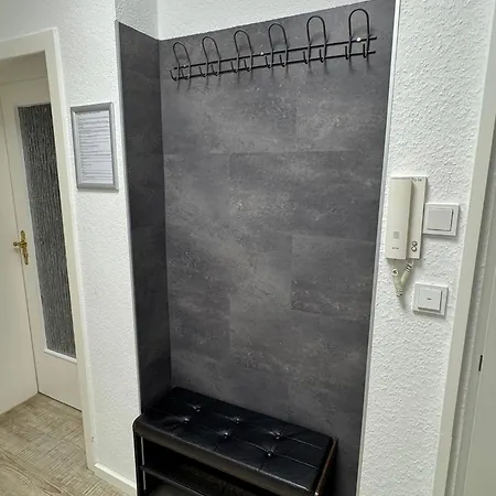 Frankfurter 21 Haus - 2 We, 2 Kuechen, 2 Baeder, 6 Sz, 19 Betten