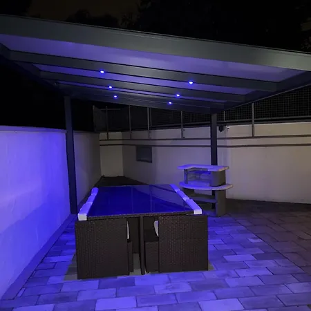 Frankfurter 21 Haus - 2 We, 2 Kuechen, 2 Baeder, 6 Sz, 19 Betten Apartmán Siegburg