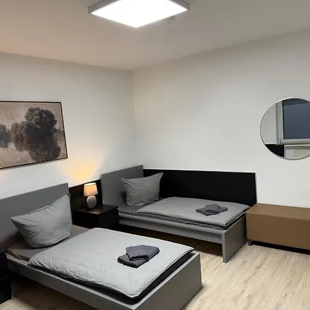 Apartmán Frankfurter 21 Haus - 2 We, 2 Kuechen, 2 Baeder, 6 Sz, 19 Betten *