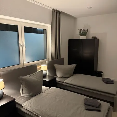 Apartmán Frankfurter 21 Haus - 2 We, 2 Kuechen, 2 Baeder, 6 Sz, 19 Betten *