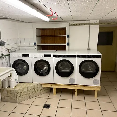 Apartmán Frankfurter 21 Haus - 2 We, 2 Kuechen, 2 Baeder, 6 Sz, 19 Betten