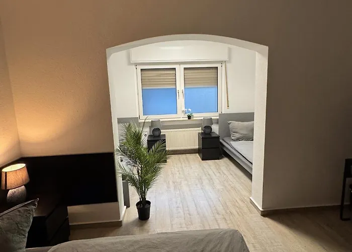 Frankfurter 21 Haus - 2 We, 2 Kuechen, 2 Baeder, 6 Sz, 19 Betten Appartamento *