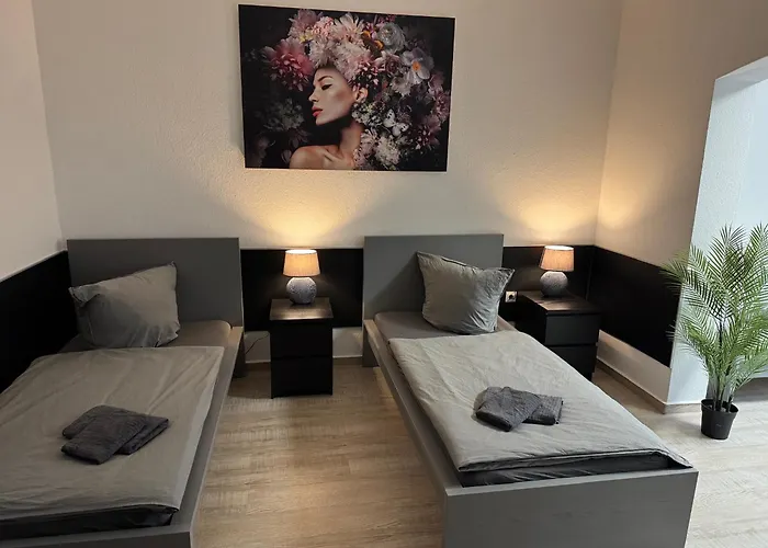 Frankfurter 21 Haus - 2 We, 2 Kuechen, 2 Baeder, 6 Sz, 19 Betten Appartamento Siegburg