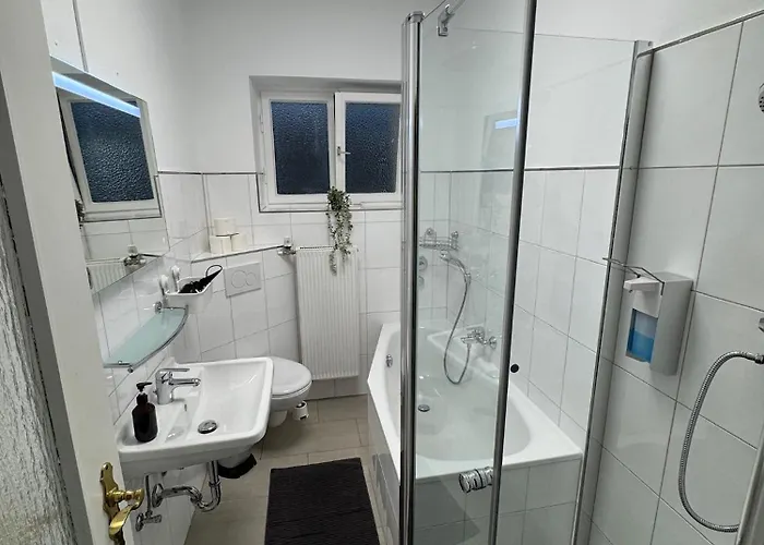 Frankfurter 21 Haus - 2 We, 2 Kuechen, 2 Baeder, 6 Sz, 19 Betten Appartamento *