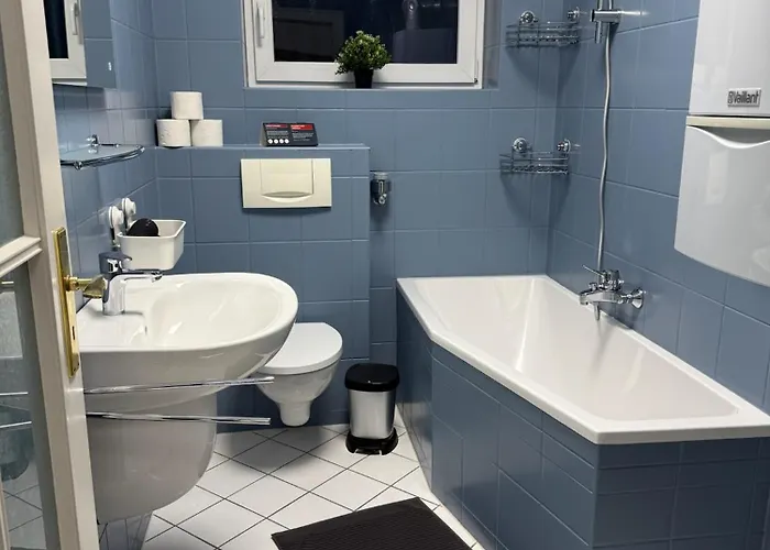 Frankfurter 21 Haus - 2 We, 2 Kuechen, 2 Baeder, 6 Sz, 19 Betten Appartamento *