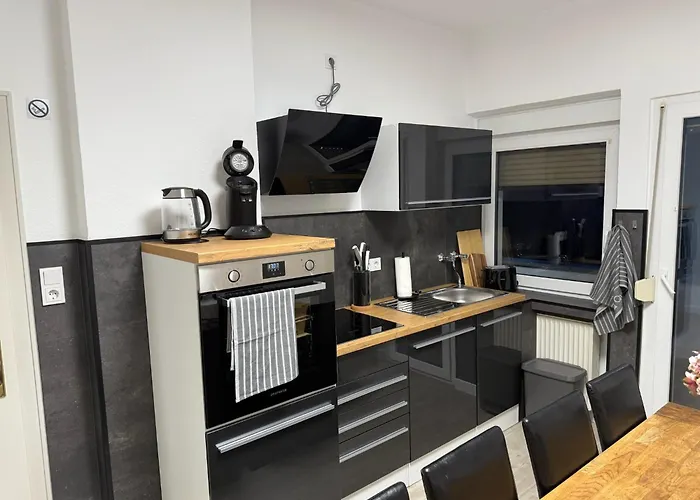 Frankfurter 21 Haus - 2 We, 2 Kuechen, 2 Baeder, 6 Sz, 19 Betten Appartamento *