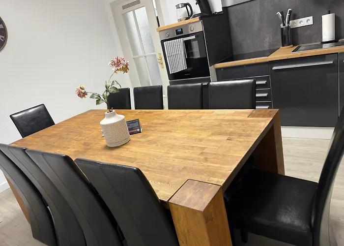 Frankfurter 21 Haus - 2 We, 2 Kuechen, 2 Baeder, 6 Sz, 19 Betten Appartamento *