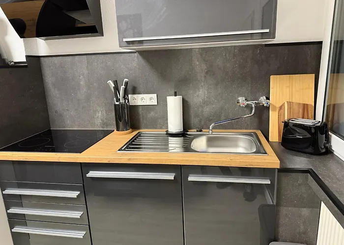 Frankfurter 21 Haus - 2 We, 2 Kuechen, 2 Baeder, 6 Sz, 19 Betten Appartamento